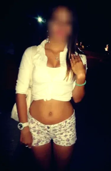 Bettina, 27