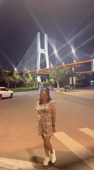Bettina, 34