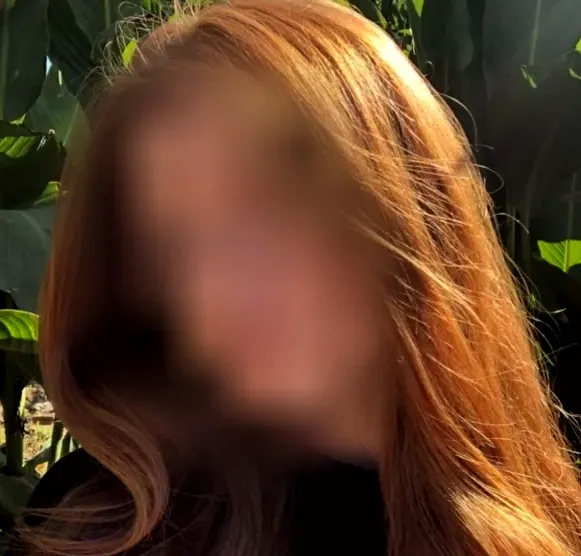 Clara, 23