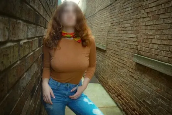 Claudia, 32