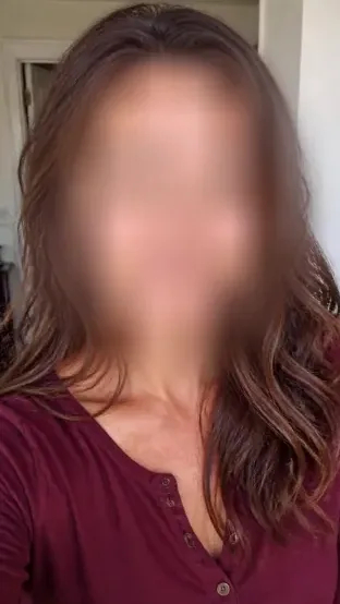 Daniela, 39