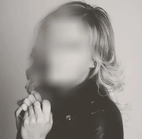 Emma, 33