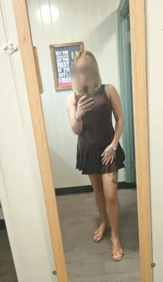 Ivana, 36