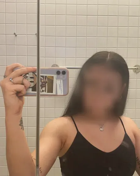 Ivana, 26
