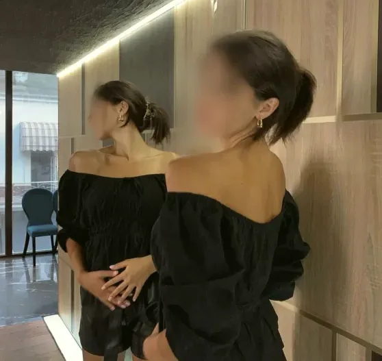 Lejla, 33