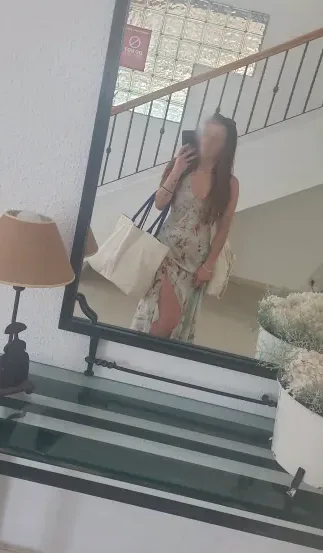 Nicole, 28