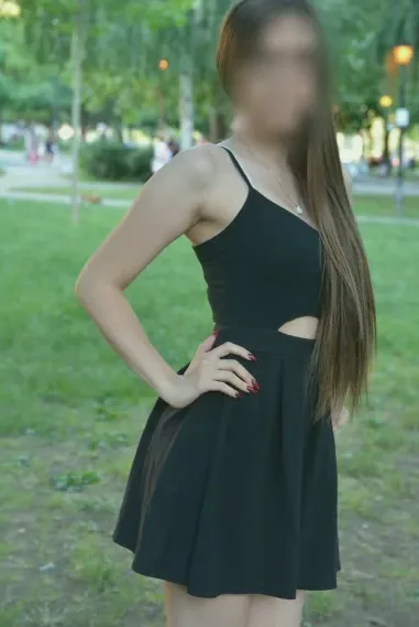 Nora, 27