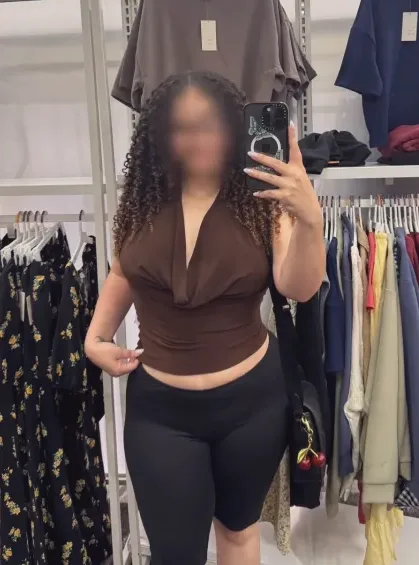 Rosa, 30