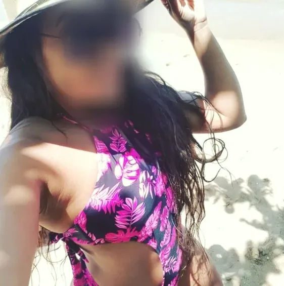 Sabrina, 35