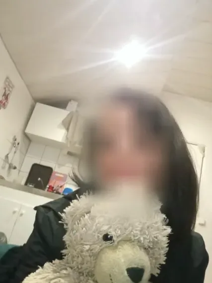 Selina, 37