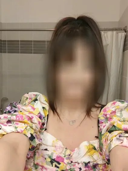Sina, 39